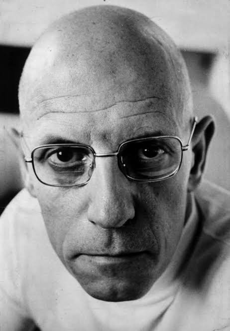 El Pensamiento de Michel Foucault: una Guía Brillante